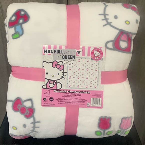 Hello Kitty Other - New Hello Kitty Pink White Mushroom 90 x 90 Plush Full Queen Super Soft Blanket